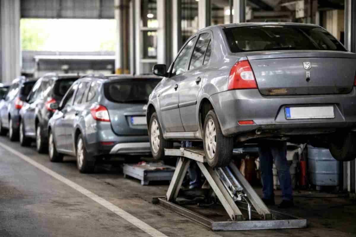 Lo studio mette in evidenza anche un altro aspetto: il confronto con case come Tesla e BMW. Nonostante prezzi più alti,