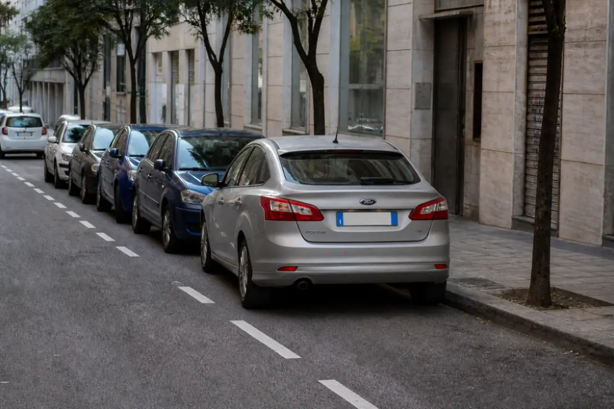 Parcheggi contromano? Può costarti caro