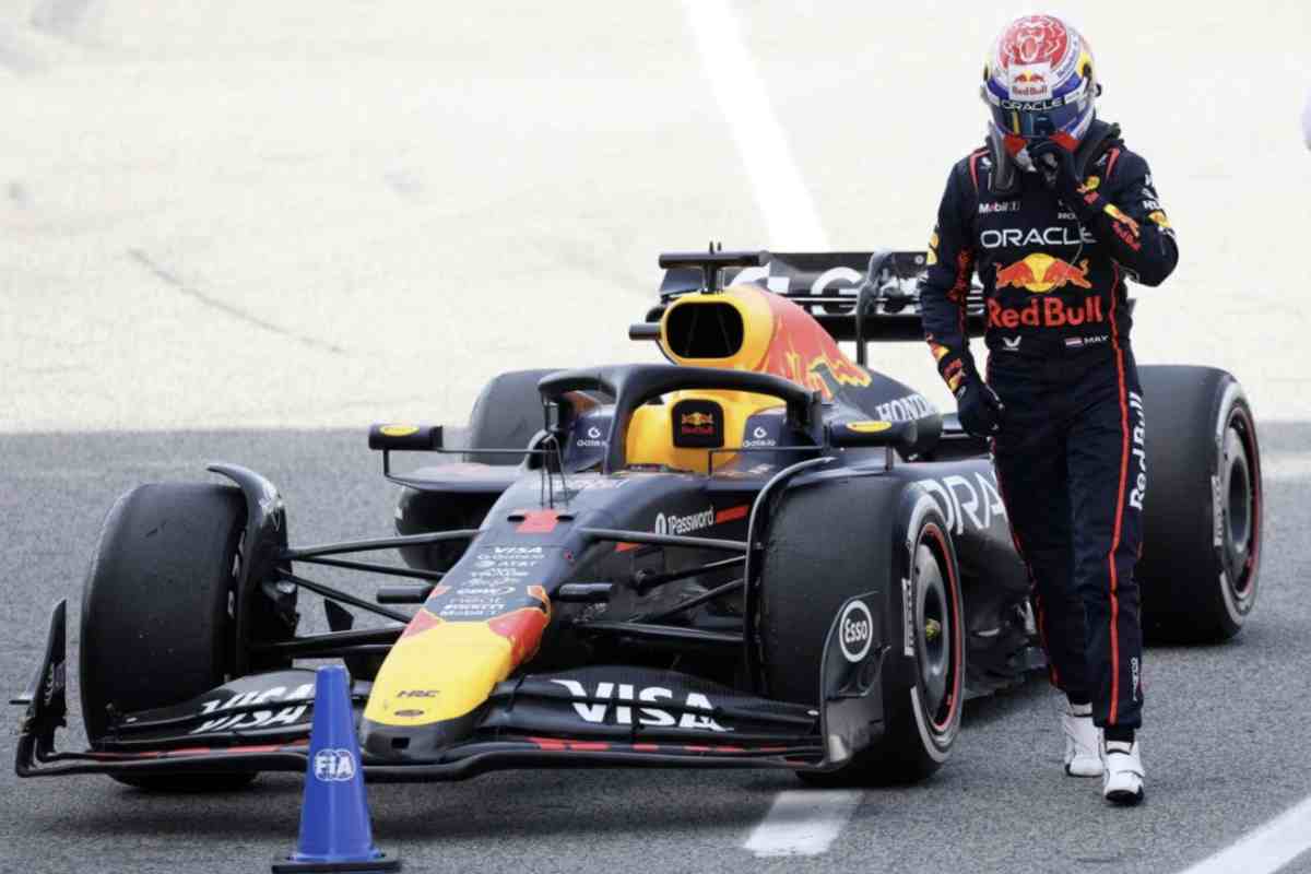 Il punto più delicato riguarda proprio Verstappen. Il legame tra il pilota e Lambiase è noto e più volte ribadito pubblicamente.